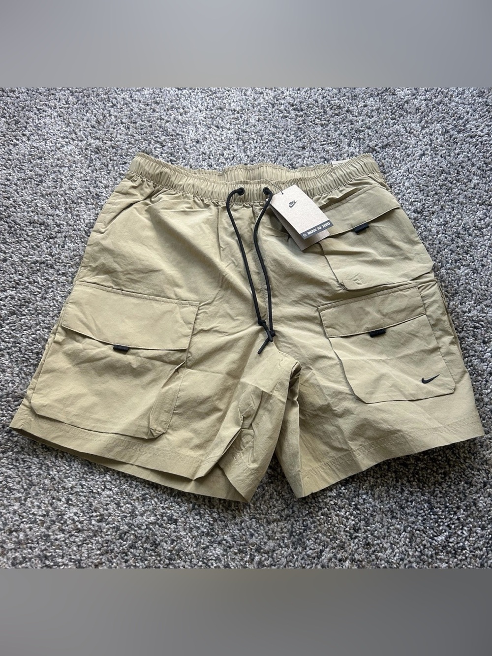 Nike Tech Woven Utility Cargo Shorts Khaki Tan Mens Size Medium HJ0677-297